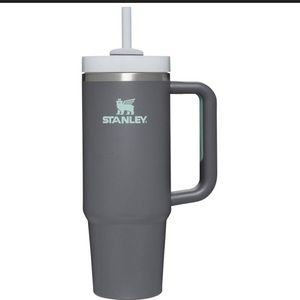 - Stanley 30oz Flow State 2.0 Quencher Tumbler- Charcoal. NWT